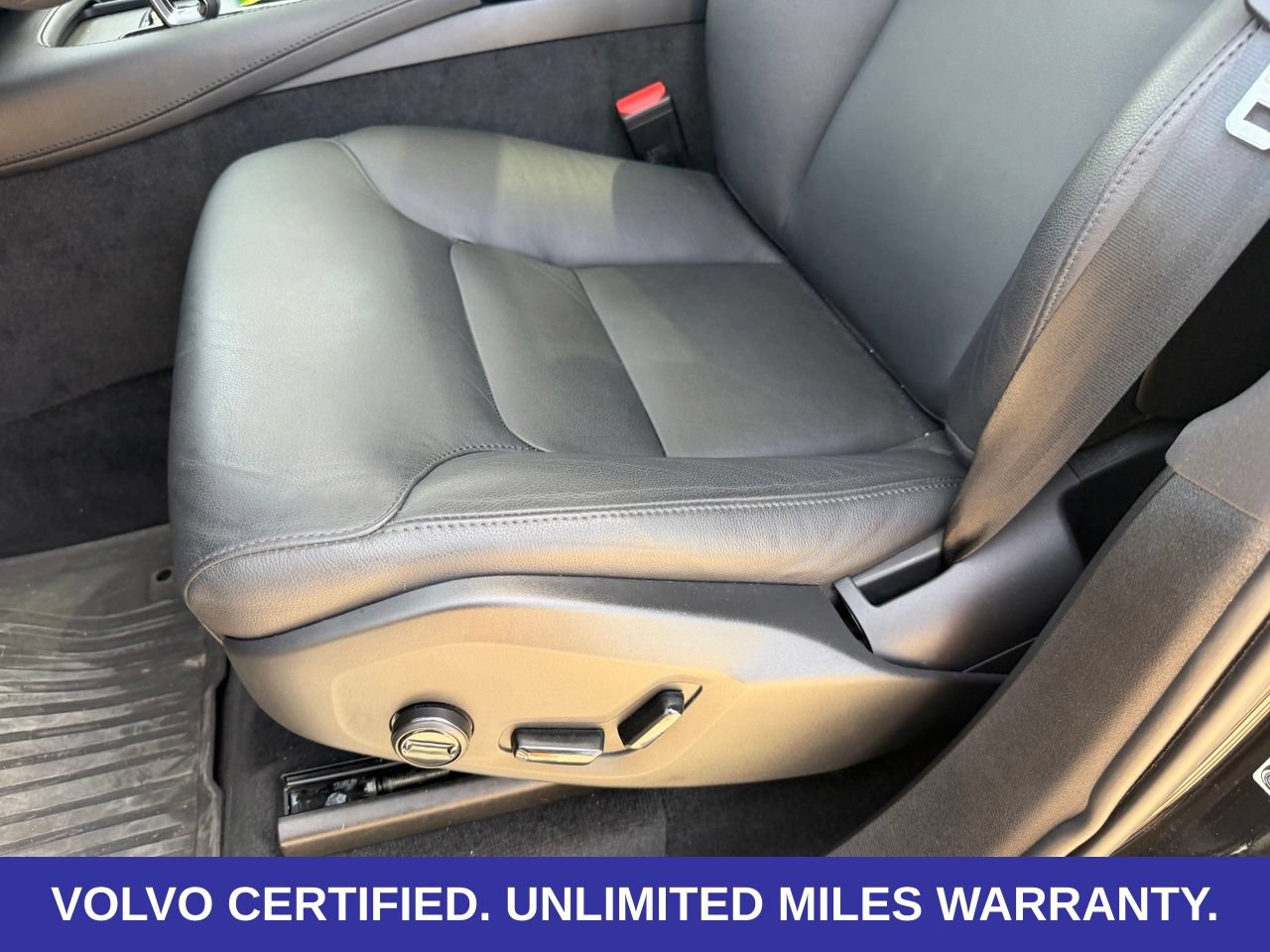 Certified 2025 Volvo XC90 B5 Core w/ Protection Package Premier AWD/4WD image 29