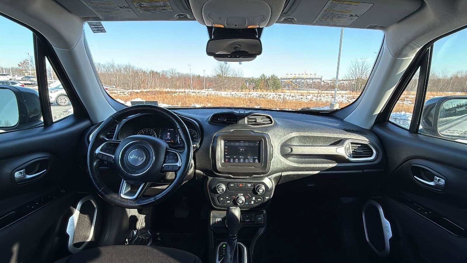 Used 2019 Jeep Renegade Latitude w/ Cold Weather Group image 26