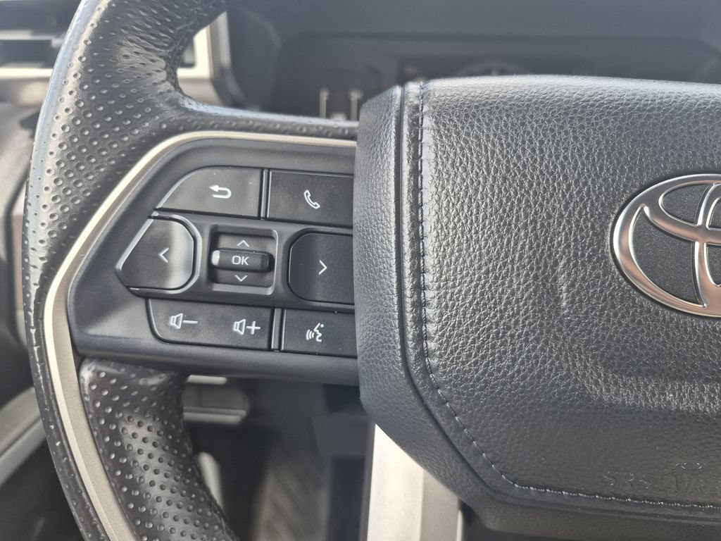Used 2025 Toyota 4Runner SR5 AWD/4WD image 18