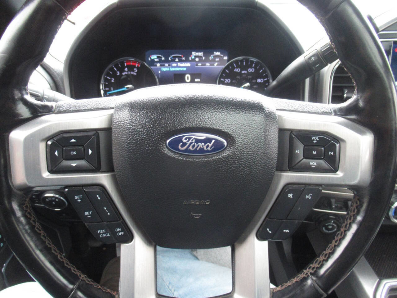 Used 2022 Ford F350 Platinum image 31
