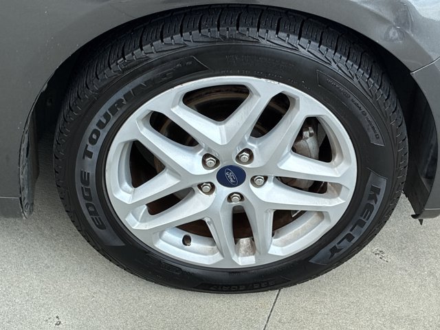 Used 2016 Ford Fusion SE FWD image 14
