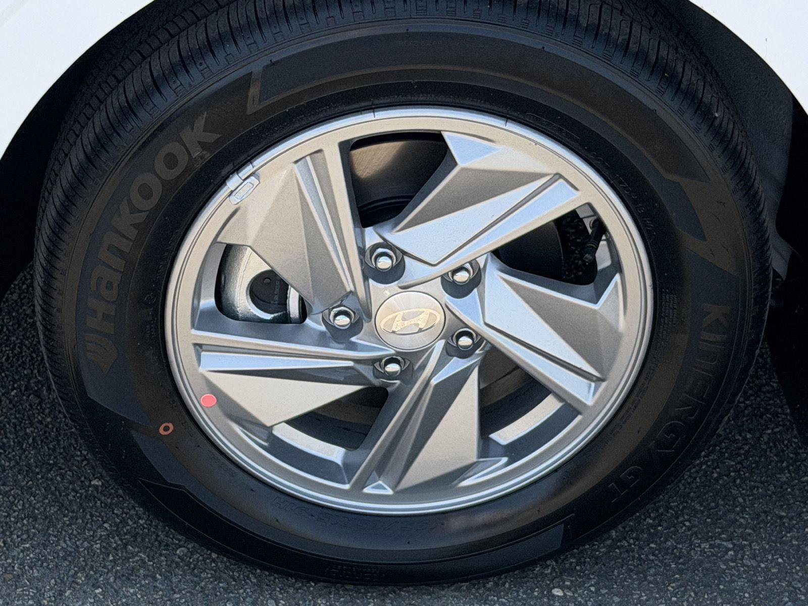 New 2026 Hyundai Elantra SE FWD image 6