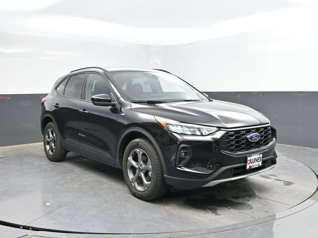 Used 2025 Ford Escape ST-Line Select AWD/4WD image 4