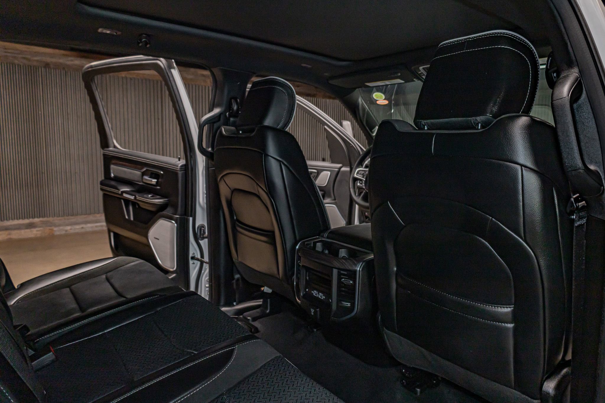 Used 2025 RAM 1500 Laramie w/ Night Edition image 27