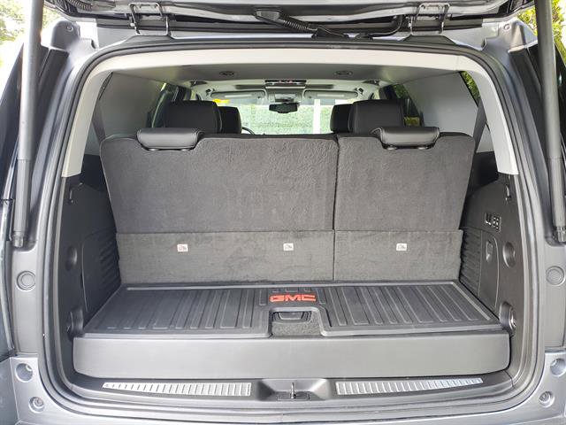 Used 2020 GMC Yukon Denali w/ Denali Premium Package image 30