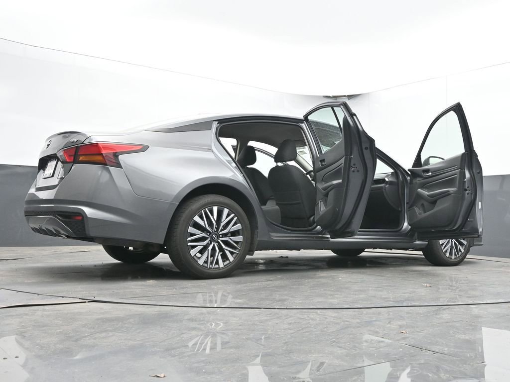 Used 2024 Nissan Altima 2.5 SV AWD/4WD image 56