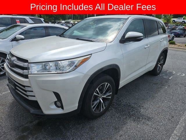Used 2018 Toyota Highlander Plus AWD/4WD image 1