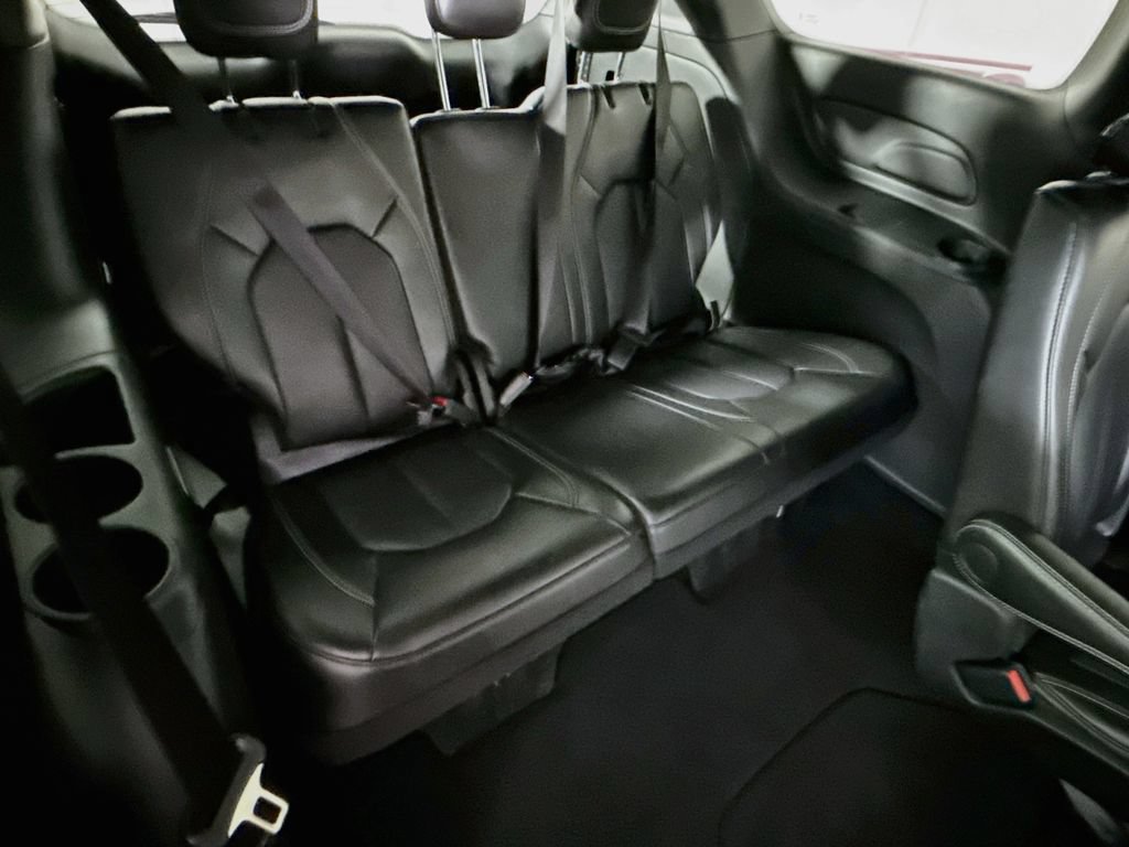 Used 2025 Chrysler Pacifica Select FWD image 31