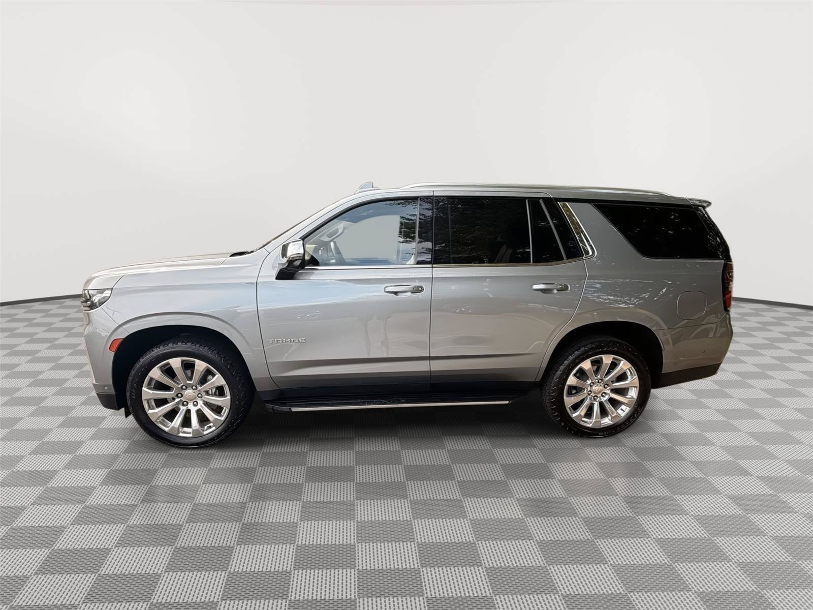 Used 2023 Chevrolet Tahoe Premier w/ Advanced Technology Package AWD/4WD image 3