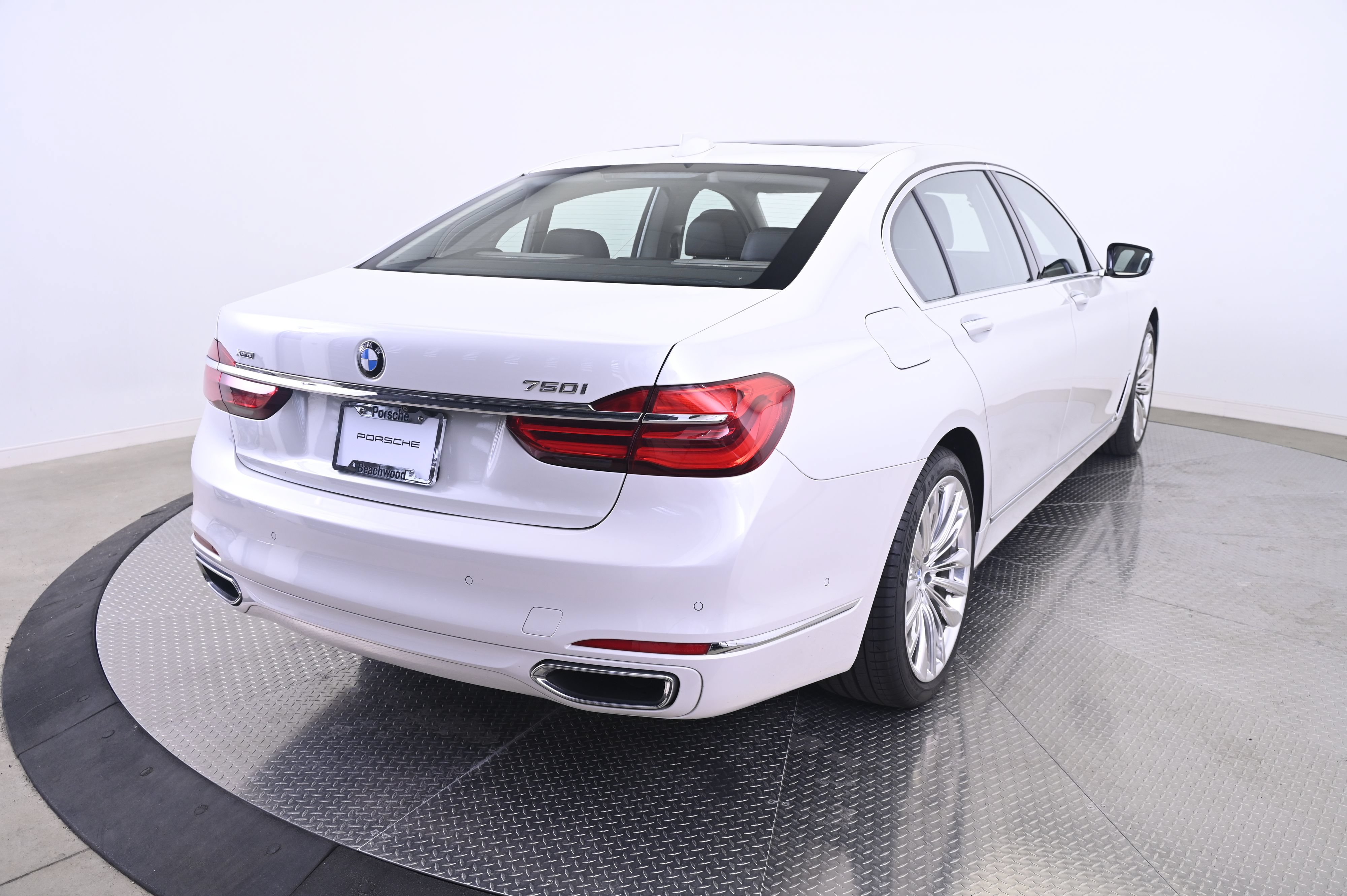 Used 2018 BMW 750i xDrive AWD/4WD image 7