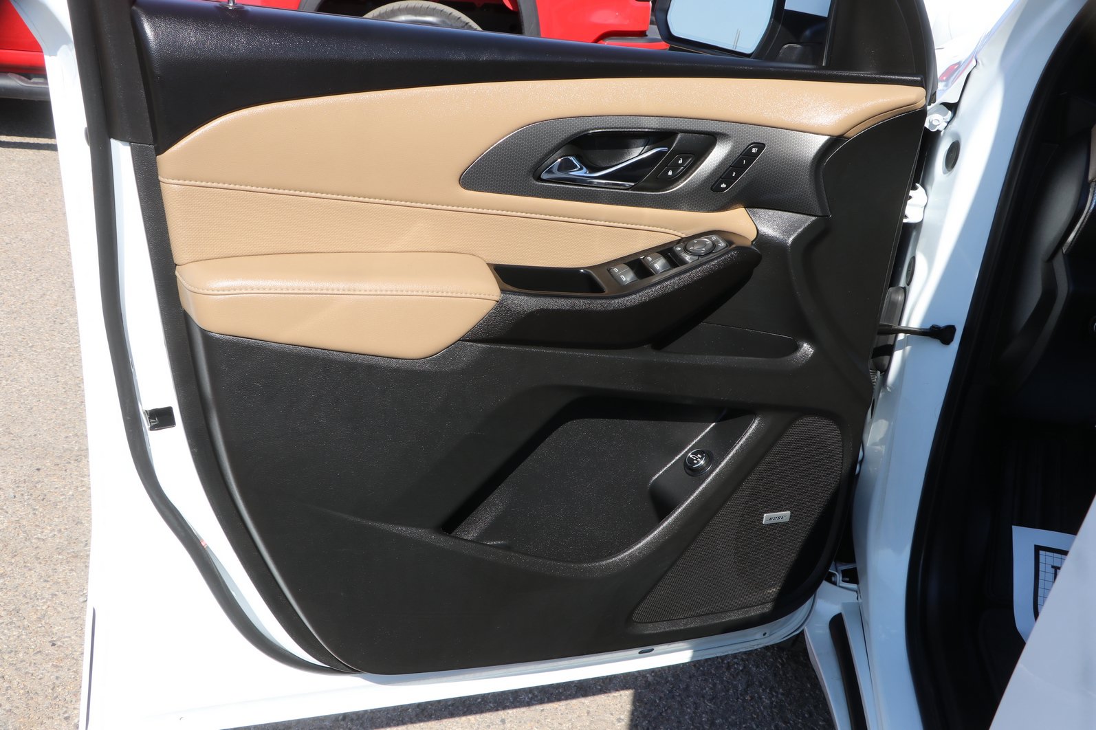 Used 2023 Chevrolet Traverse Premier FWD image 10