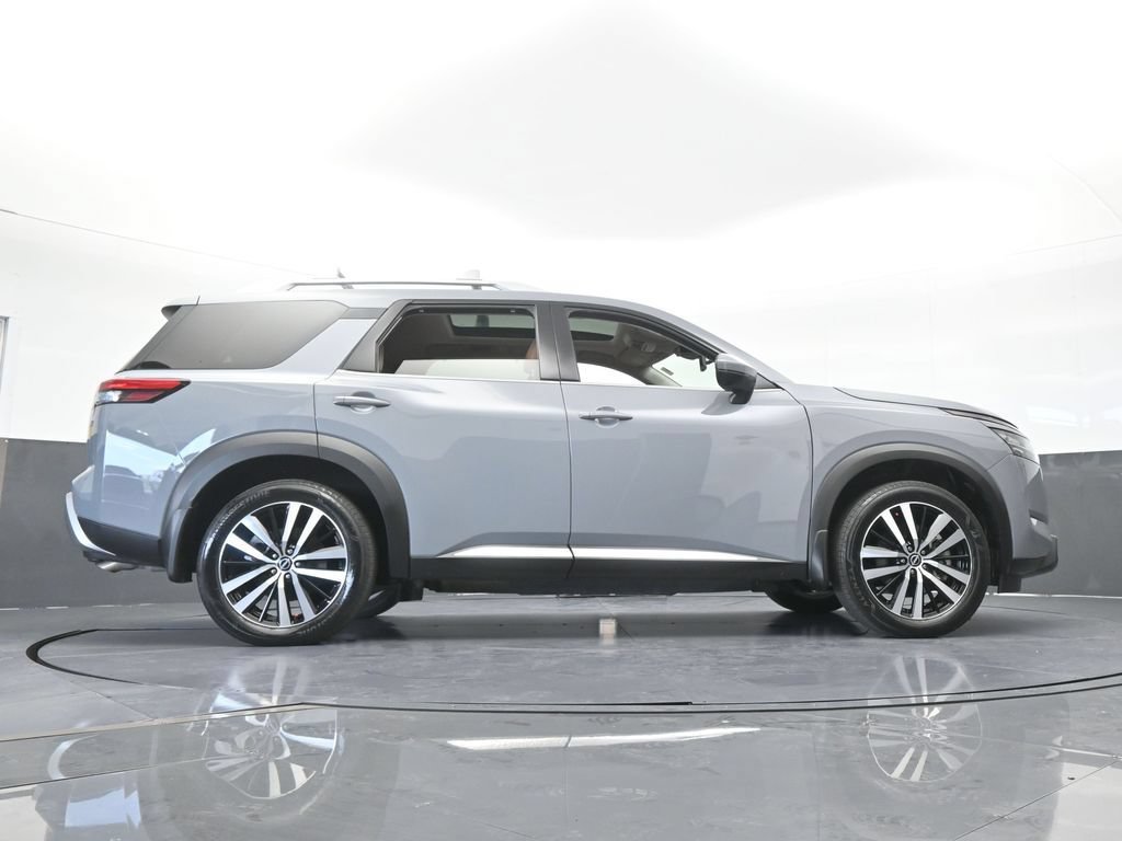 Used 2024 Nissan Pathfinder Platinum AWD/4WD image 65