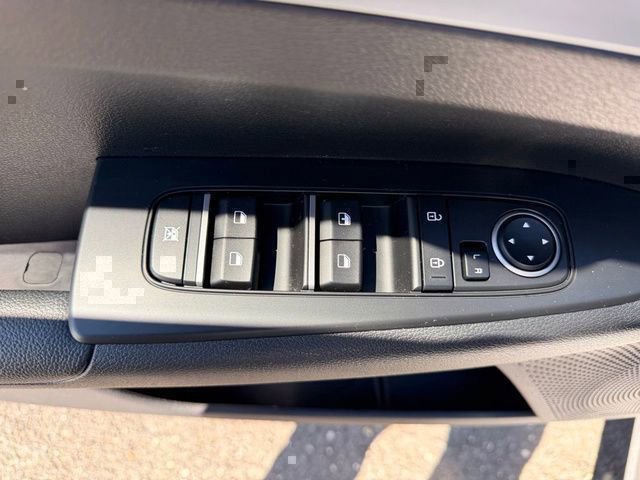 Used 2024 Kia Forte LXS image 18