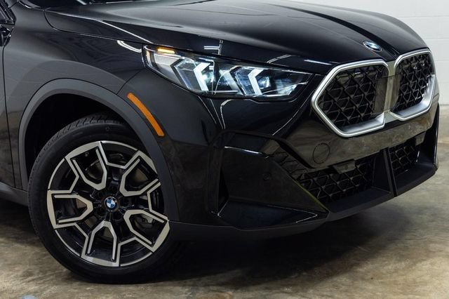Certified 2025 BMW X2 xDrive28i w/ Technology Package AWD/4WD image 5