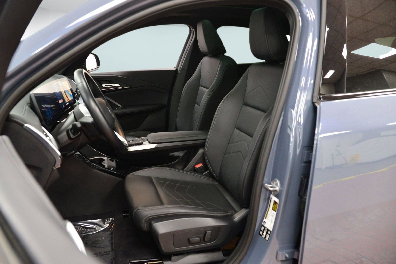 Certified 2025 BMW X2 xDrive28i image 5