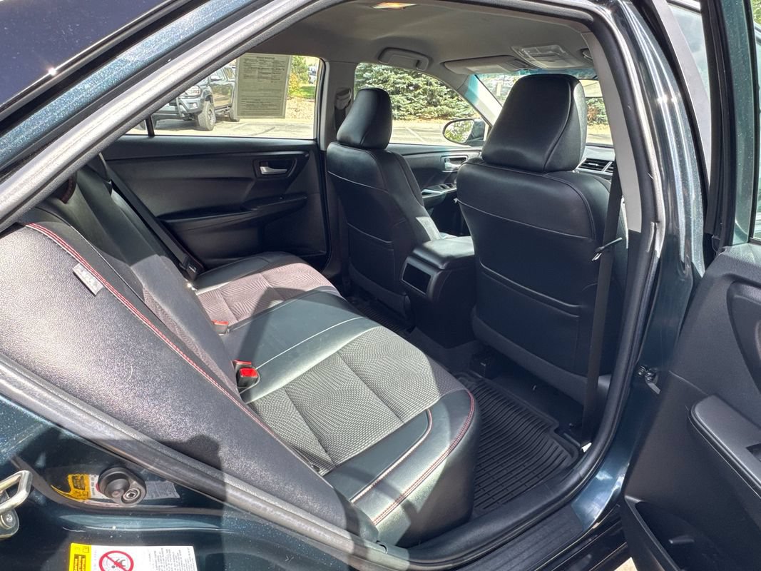 Used 2016 Toyota Camry SE FWD image 20