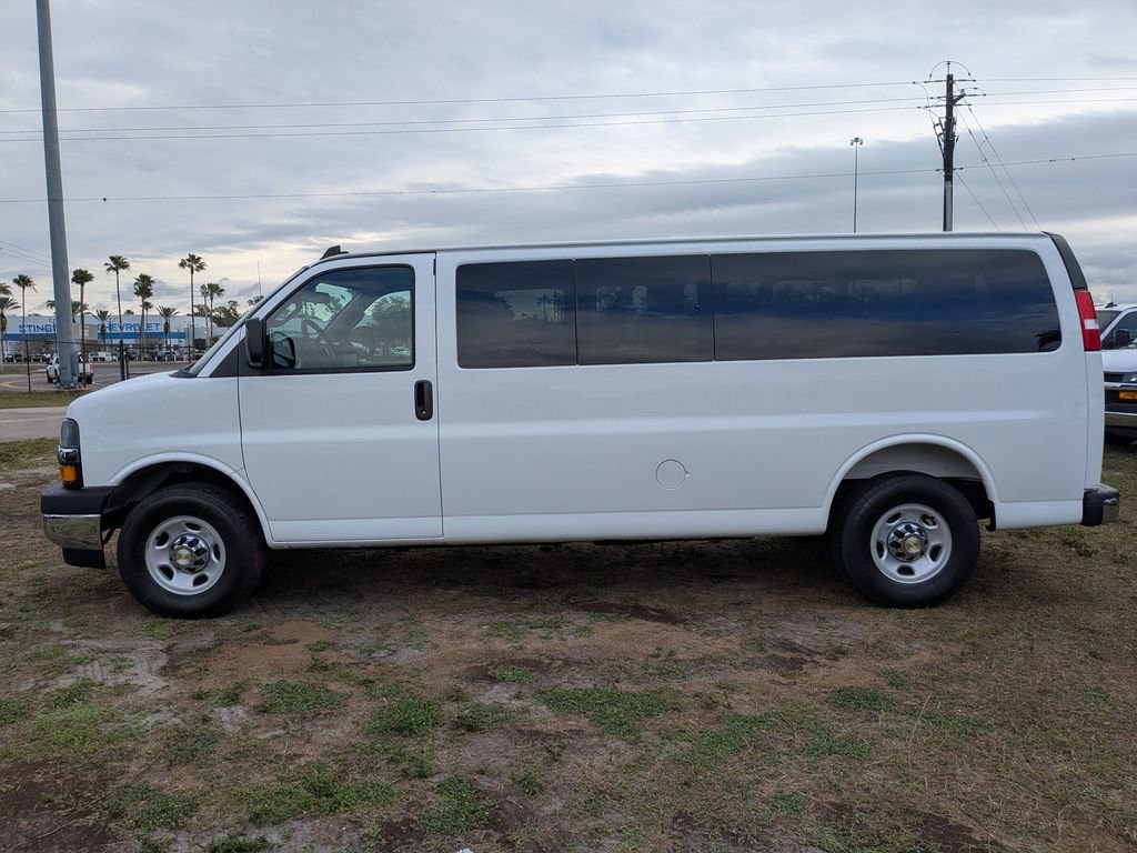New 2025 Chevrolet Express 3500 LT w/ LT Preferred Equipment Group RWD image 7