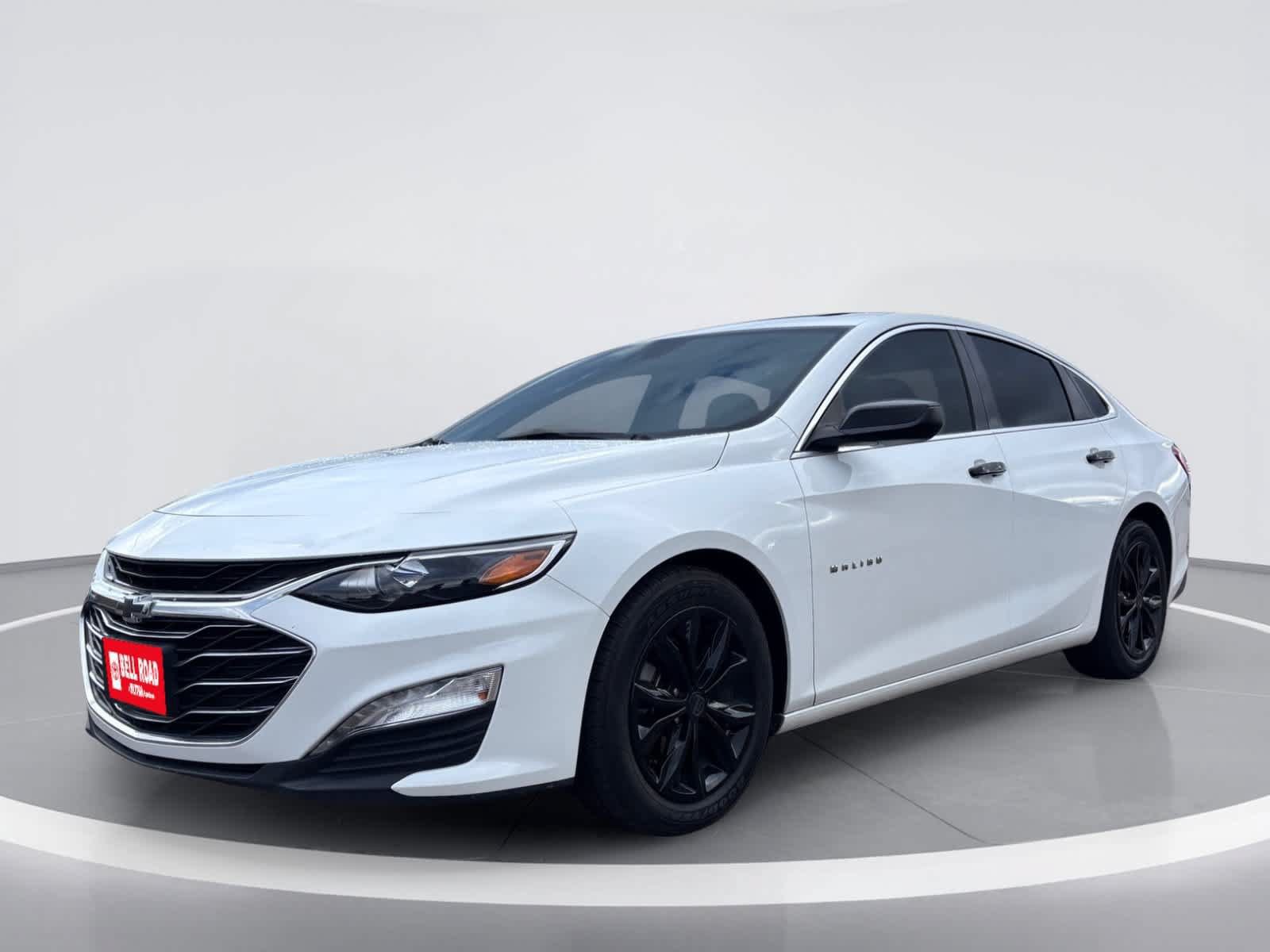 Used 2024 Chevrolet Malibu LT FWD image 2
