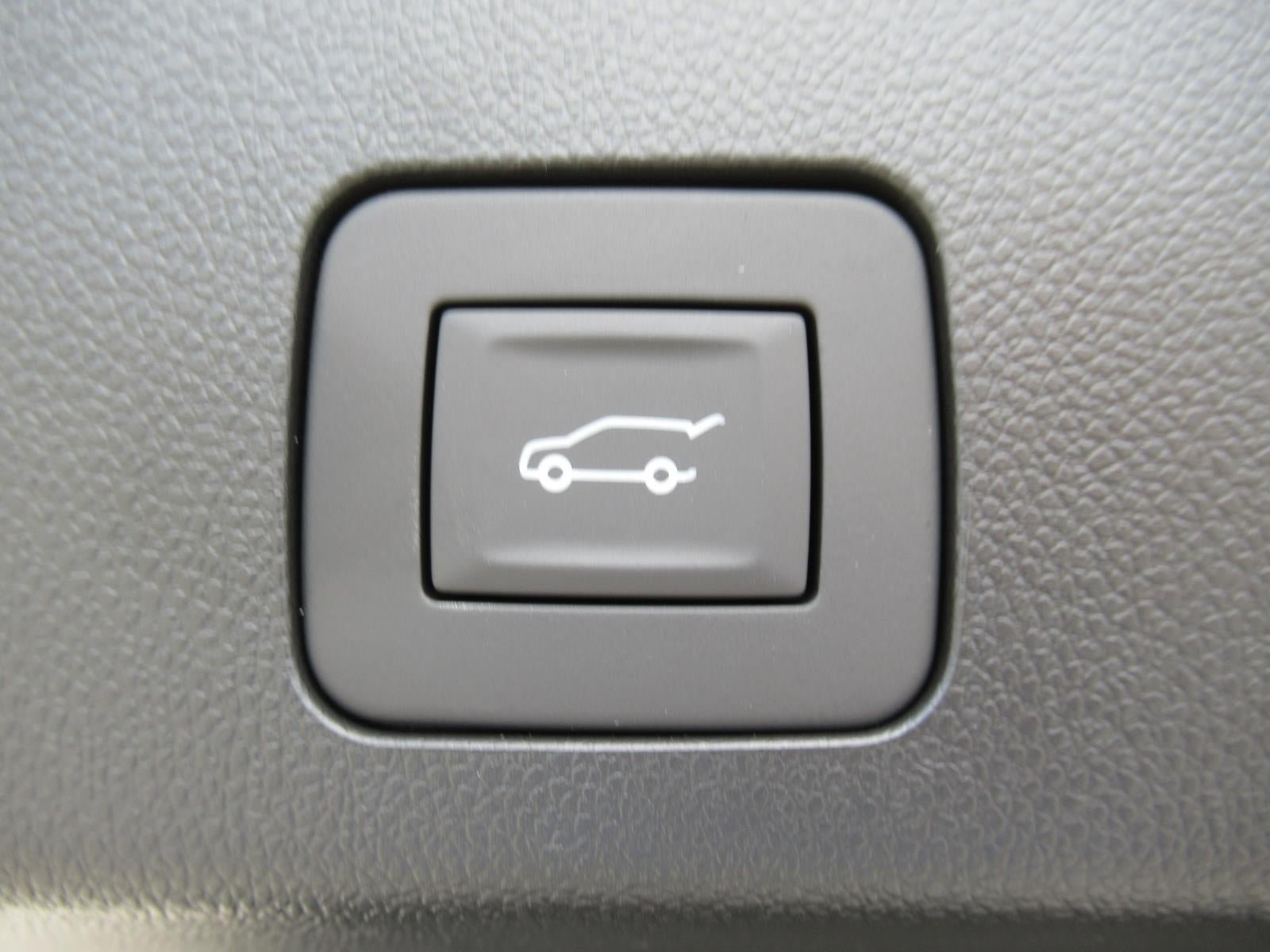 New 2026 Buick Encore GX Avenir w/ Avenir Technology Package FWD image 39