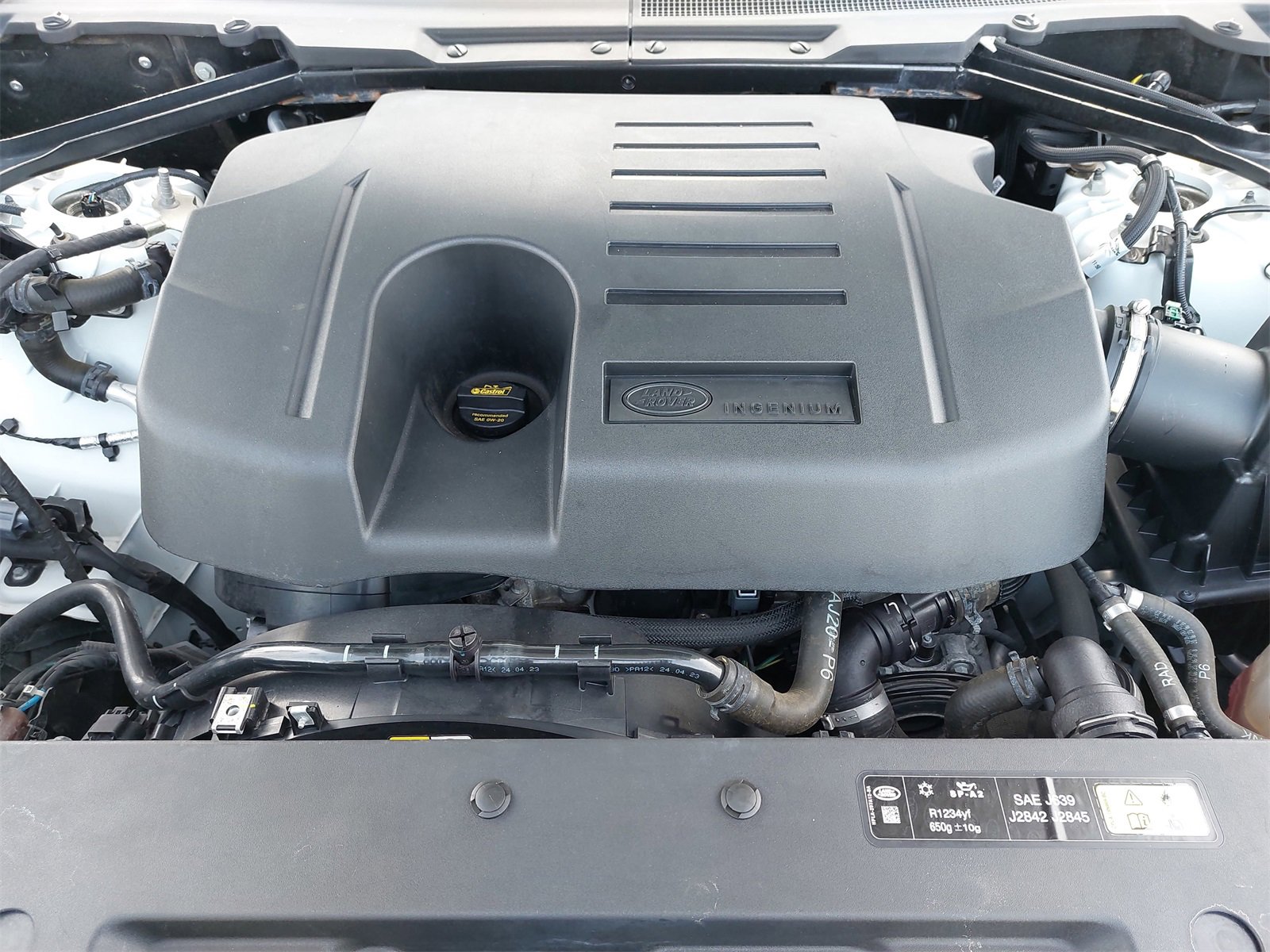 Used 2024 Land Rover Defender 90 X-Dynamic SE image 31