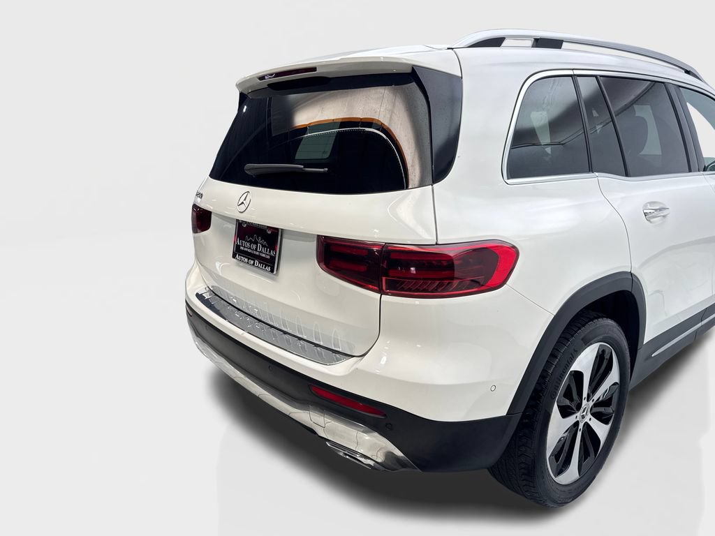 Used 2025 Mercedes-Benz GLB 250 w/ Exclusive Package image 18