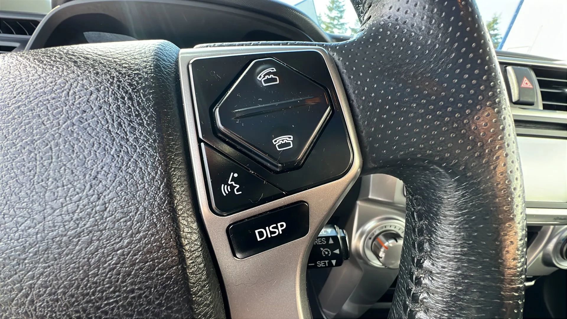 Used 2015 Toyota 4Runner SR5 Premium AWD/4WD image 21