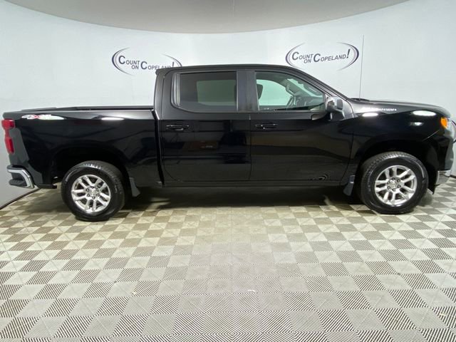 Used 2022 Chevrolet Silverado 1500 LT AWD/4WD image 7