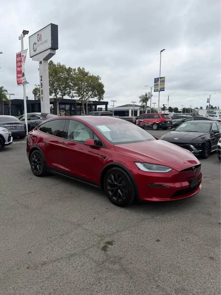Used 2025 Tesla Model X AWD/4WD image 3