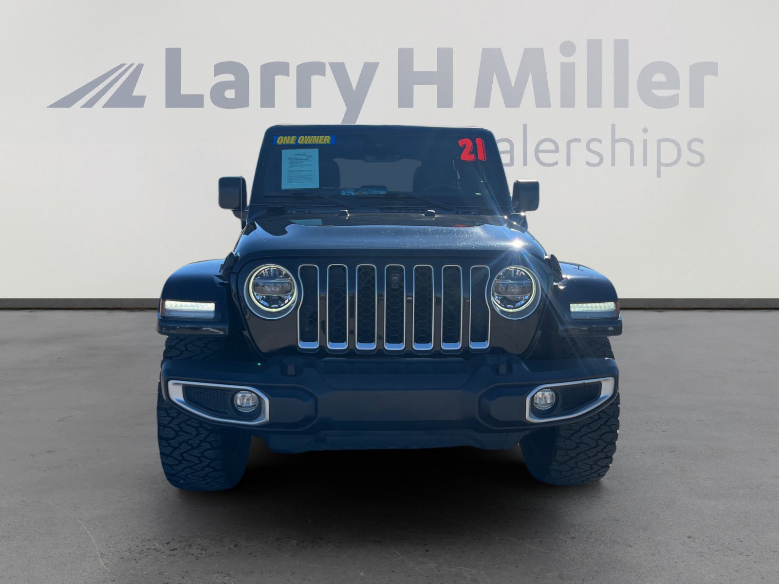 Used 2021 Jeep Wrangler Unlimited Sahara w/ Safety Group image 8