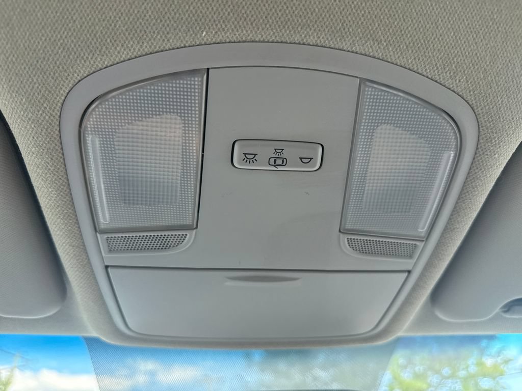 Used 2018 Hyundai Kona SE FWD image 32