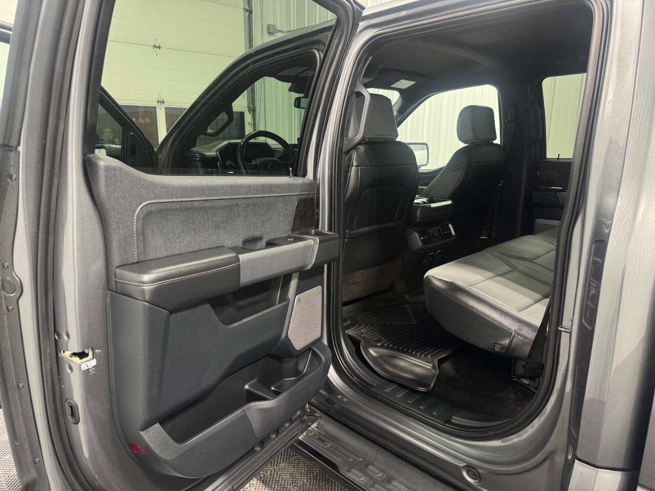 Used 2022 Ford F150 Lightning Lariat image 14