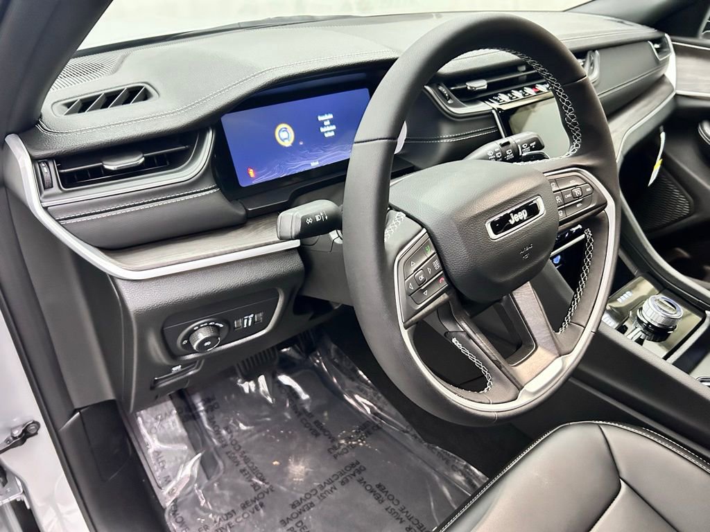 New 2025 Jeep Grand Cherokee L Limited image 11