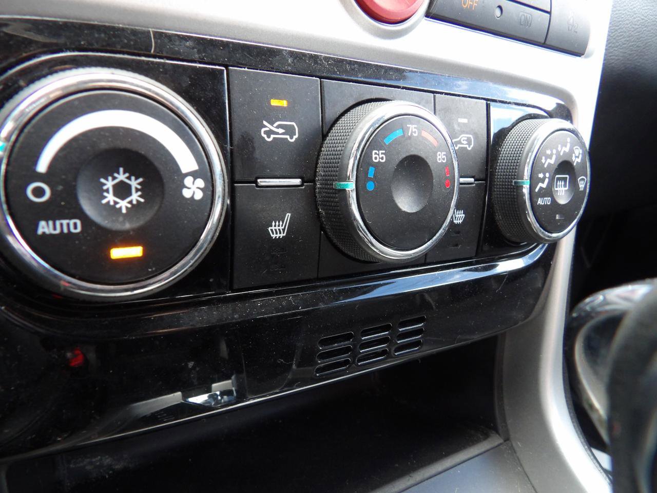 Used 2014 Chevrolet Captiva Sport LT w/ Convenience Package FWD image 17