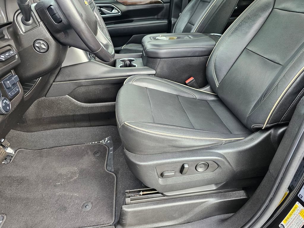 Used 2021 Chevrolet Suburban Premier w/ Premium Package image 19