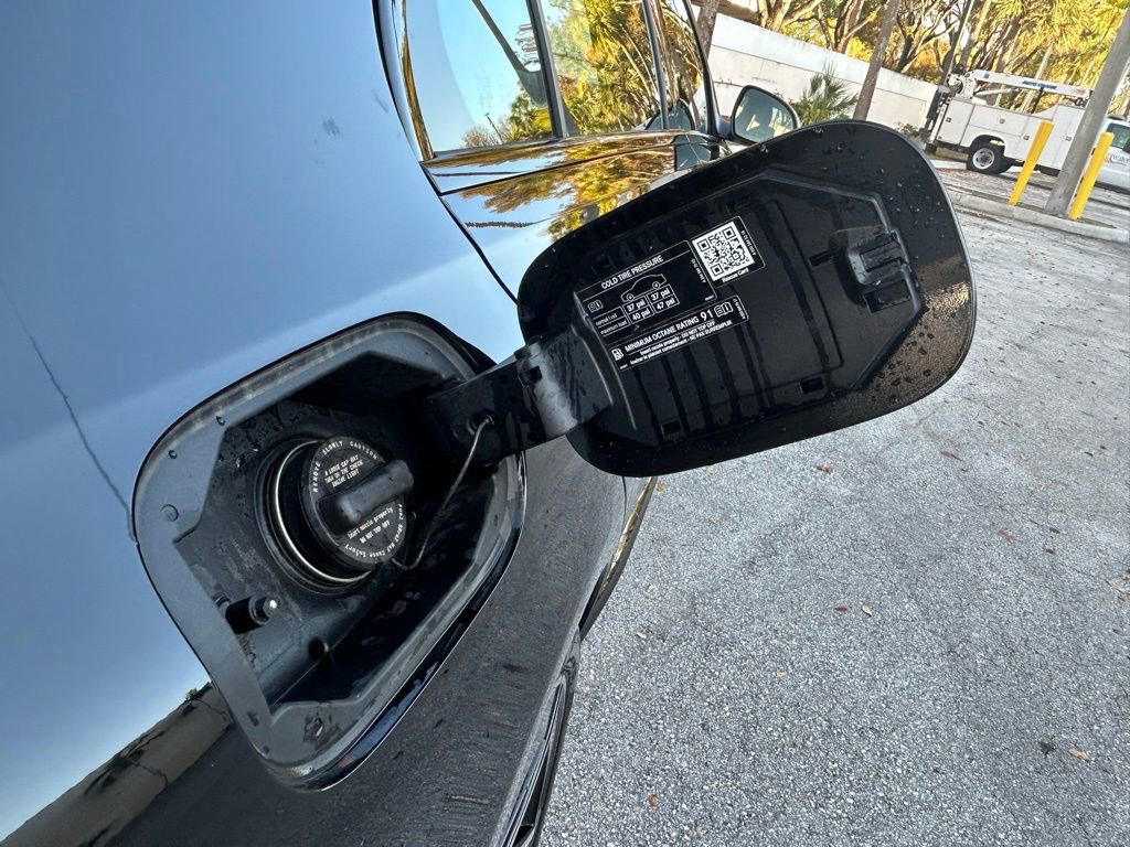 Used 2025 Mercedes-Benz C 300 4MATIC Sedan image 45