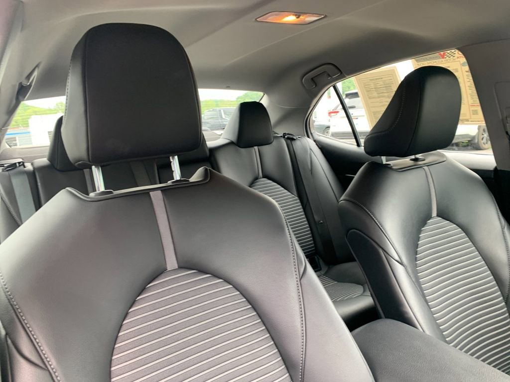 Used 2023 Toyota Camry SE FWD image 18