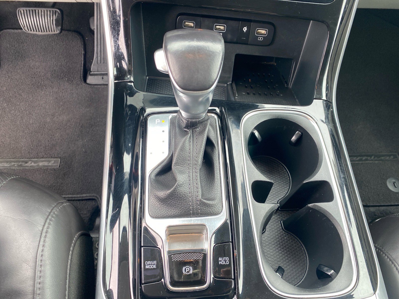 Certified 2024 Kia Carnival EX image 9