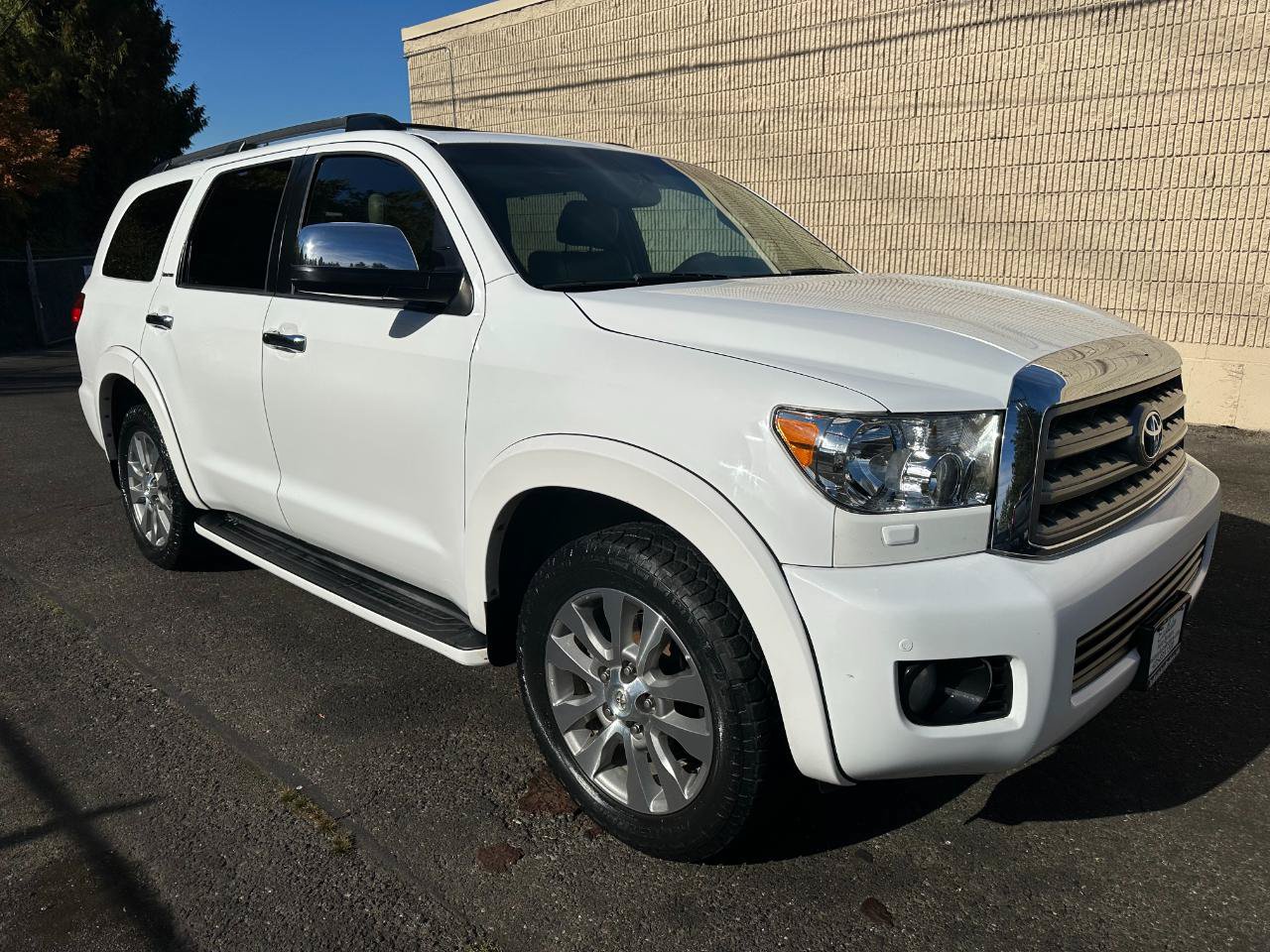 Used 2014 Toyota Sequoia Limited AWD/4WD image 3