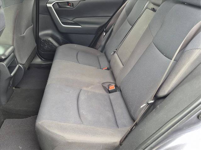 Used 2019 Toyota RAV4 LE FWD image 17