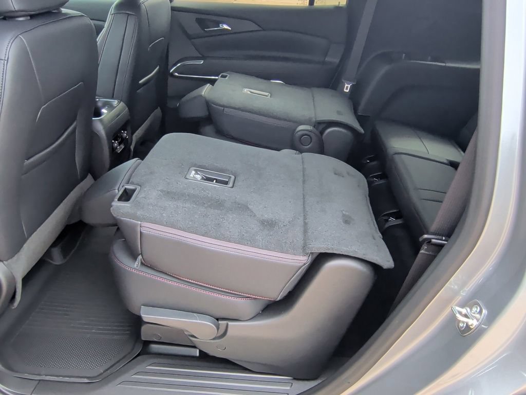 New 2026 Chevrolet Traverse Z71 w/ Driver Confidence Package AWD/4WD image 38