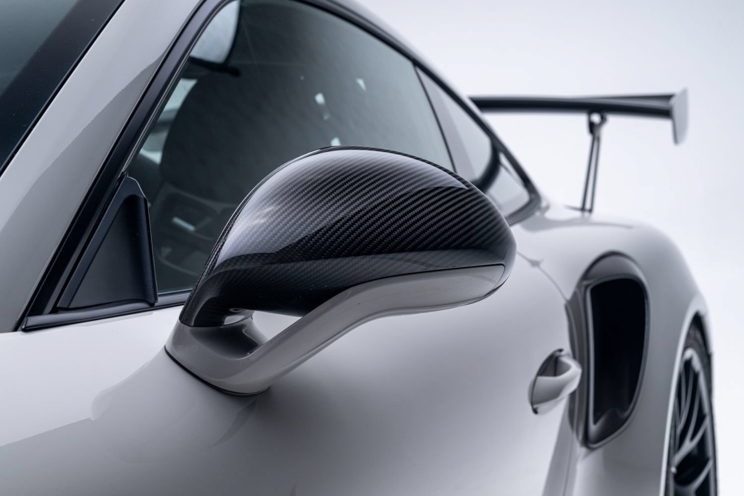 Used 2018 Porsche 911 GT2 RS RWD image 27