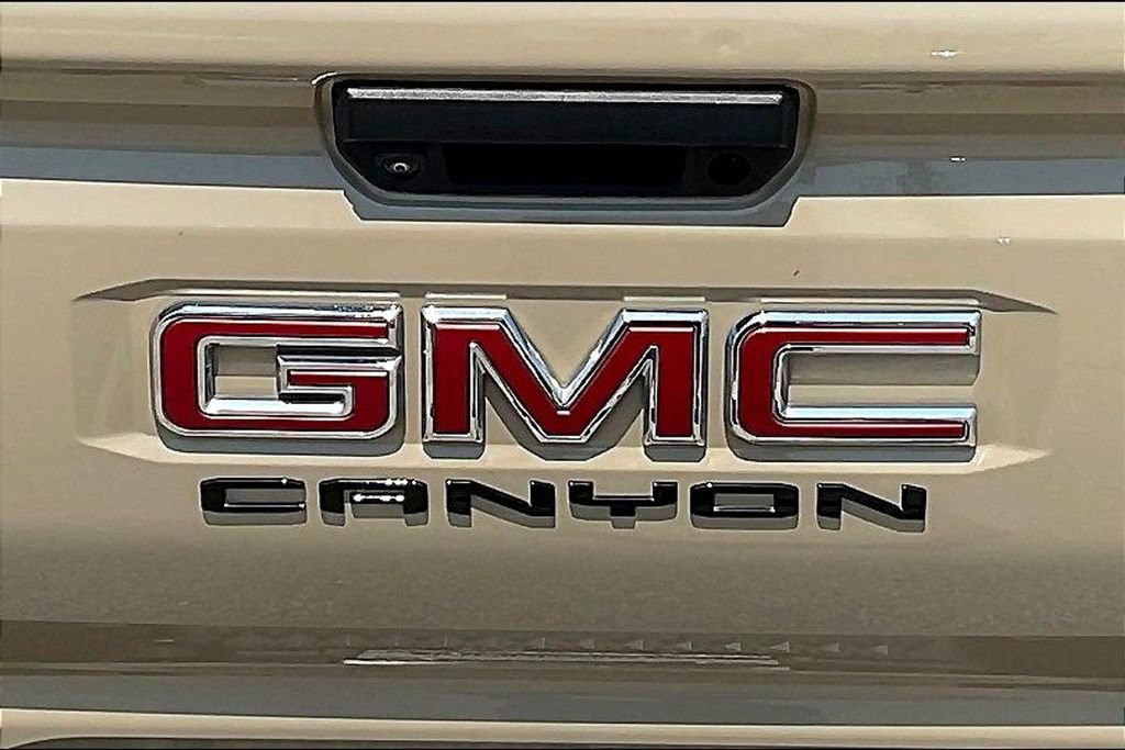 Used 2023 GMC Canyon AT4 w/ LPO, Skid Plate Package AWD/4WD image 25
