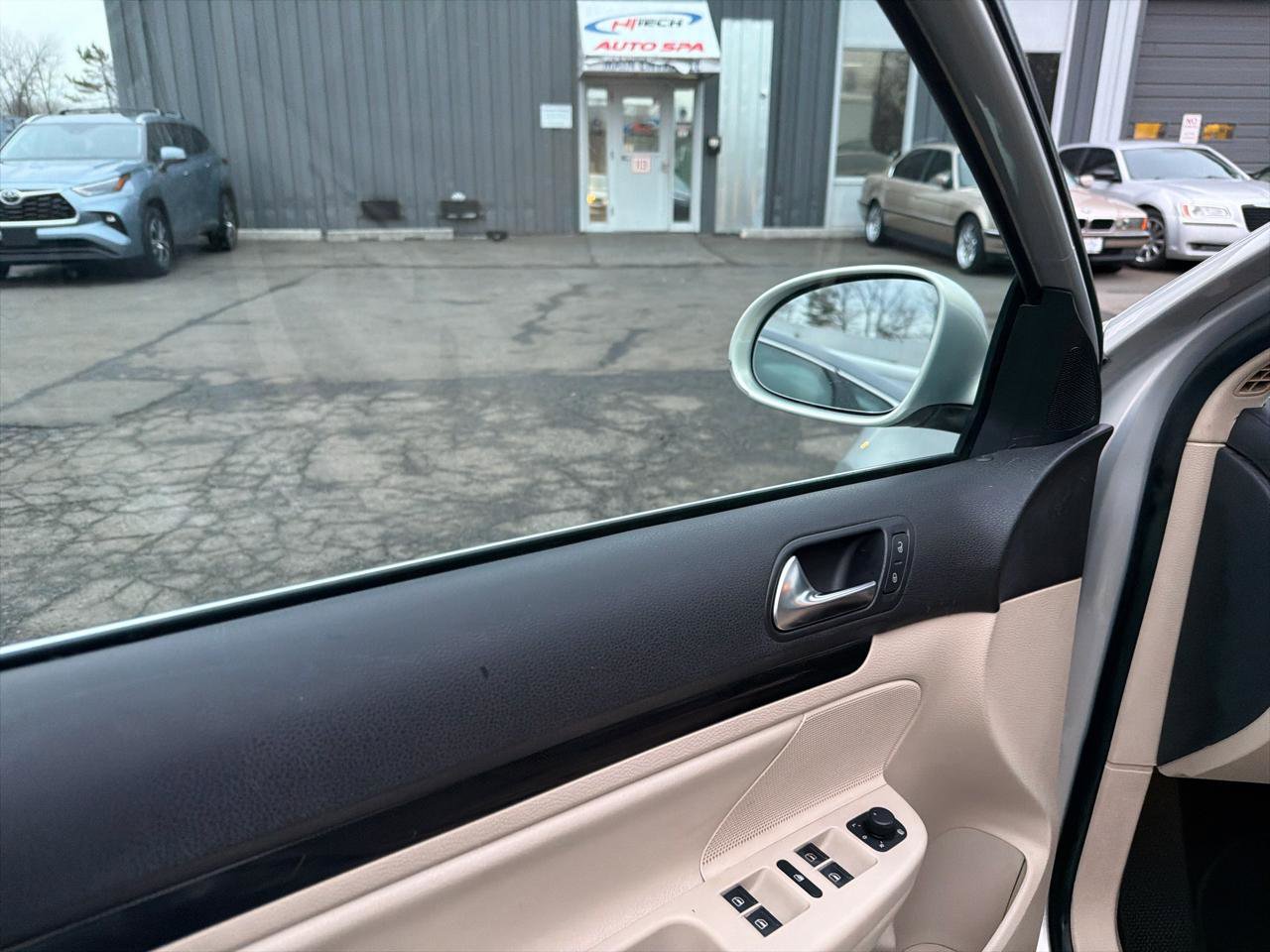 Used 2011 Volkswagen Jetta SE image 17