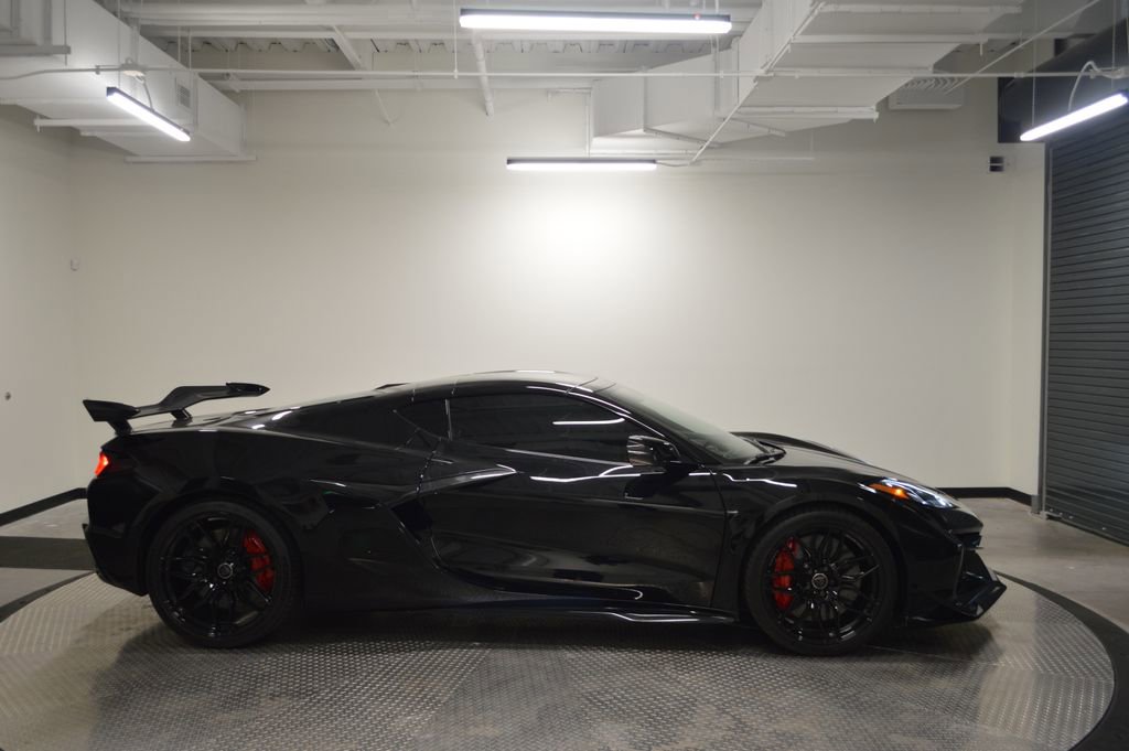 Used 2025 Chevrolet Corvette Z06 w/ Z07 Performance Package image 6