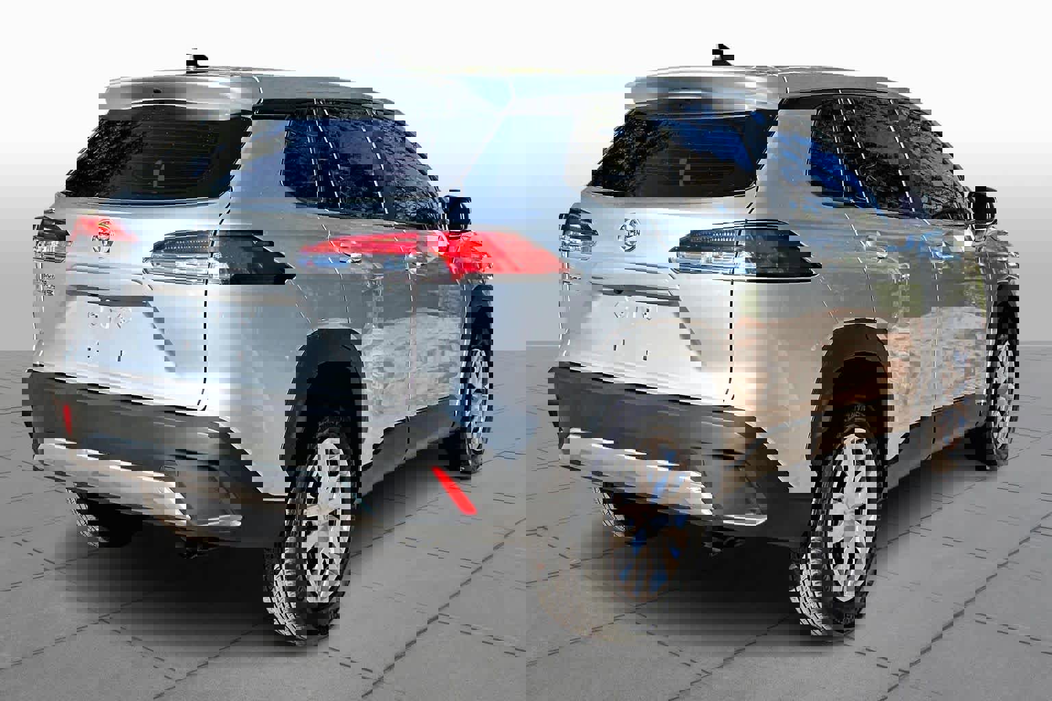 Used 2023 Toyota Corolla Cross L image 13