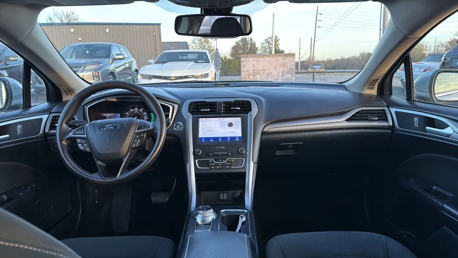 Used 2020 Ford Fusion SE image 6