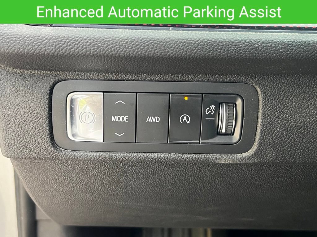 Certified 2024 Chevrolet Traverse Z71 w/ Enhanced Driving Package AWD/4WD image 21