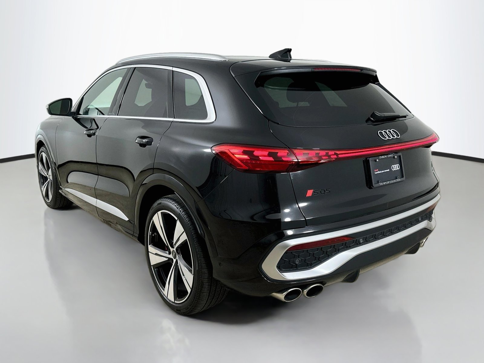Certified 2025 Audi SQ5 Premium Plus AWD/4WD image 7