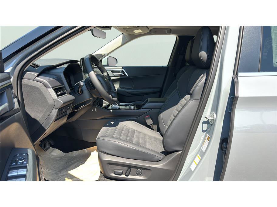 New 2026 Mitsubishi Outlander SE AWD/4WD image 10