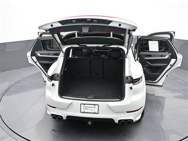 Used 2025 Porsche Cayenne image 27